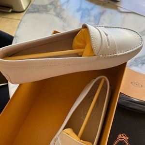 Tods Gommini Mocassino size 37 (7) White